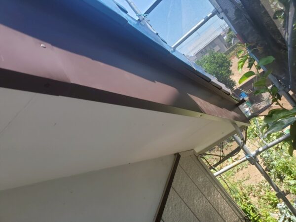 越谷市にて屋根修理〈破風板の板金カバー〉 施工後